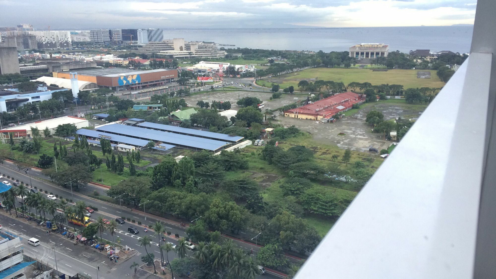 Seabreeze Residences At Breeze Residences Pasay Buitenkant foto